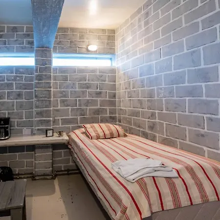 Hiisi - Private Hotel 2*